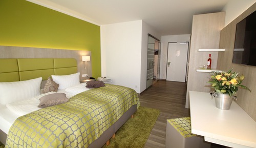 Habitación Confort doble, 1 cama de matrimonio grande, accesible para personas con discapacidad