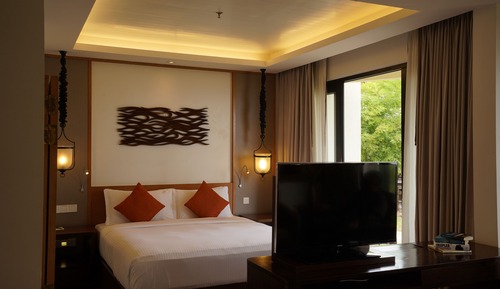 Suite (Bayu Suria)