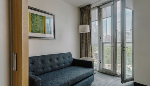 Suite, frigorífico y microondas (One Room)