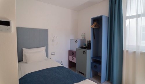 Single Room with Air Conditioner 