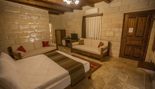 Superior Stone Room 301