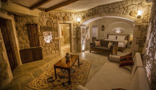 Superior Cave Room 203