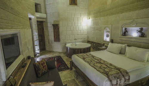Comfort Cave Room 206