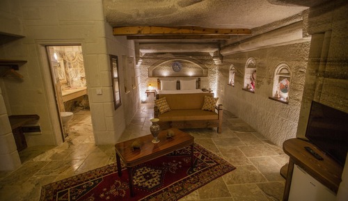 Superior Cave Room 207
