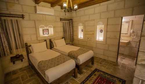 Twin Stone Room