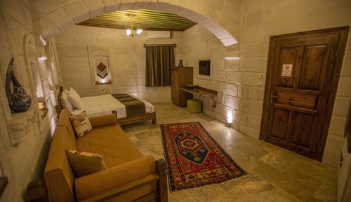 Deluxe Stone Room 303