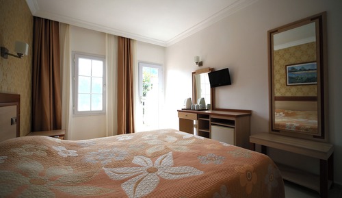 Habitación estándar con 1 cama doble o 2 individuales