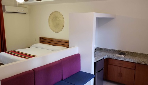 Habitación Deluxe, 1 cama de matrimonio grande, vistas a la piscina