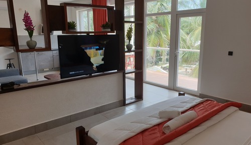Suite familiar, vistas parciales al mar