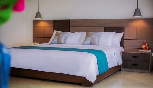 Habitación Confort doble, 1 cama de matrimonio grande, vistas al mar