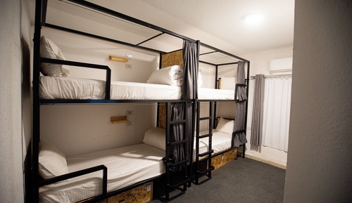 Dormitorio compartido, solo para mujeres