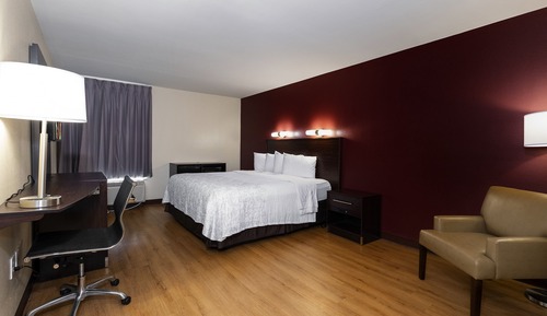 Habitación Deluxe, 1 cama de matrimonio grande (Roll-In Shower, Smoke Free)