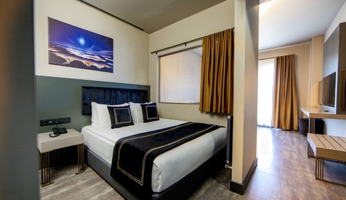 Junior Suite Room