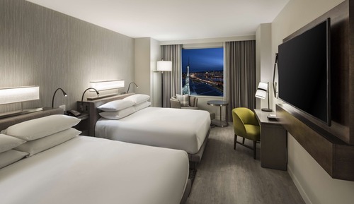 Habitación, 2 camas de matrimonio (River and City View)