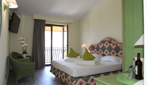 Habitación superior, balcón, vistas al lago