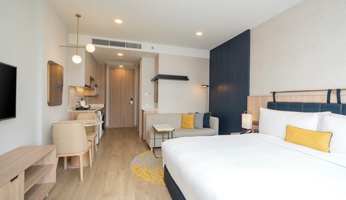 Suite estudio, 1 cama de matrimonio grande, cocina (High Floor)