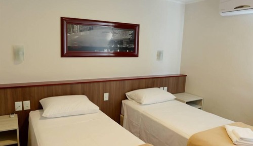 Habitación superior con 1 cama doble o 2 individuales