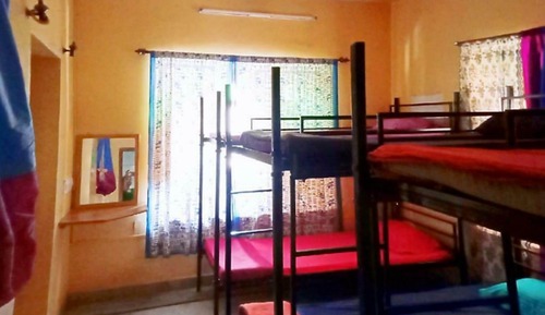 Dormitorio compartido económico, 6 habitaciones