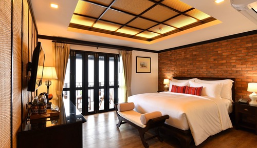 Lanna Signature Room