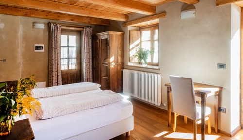 Habitación superior con 1 cama doble o 2 individuales, 1 cama de matrimonio grande, no fumadores