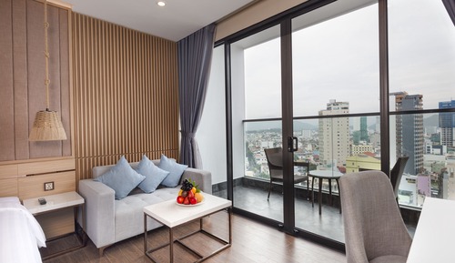 Habitación sénior, balcón, vistas parciales al mar