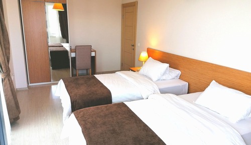 Apartamento Confort, varias camas, vistas parciales al mar