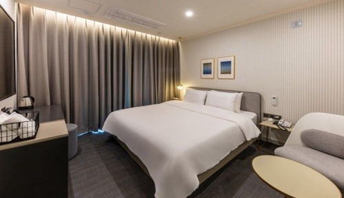 Habitación estándar (8 PM Check-in on Friday-Sunday)