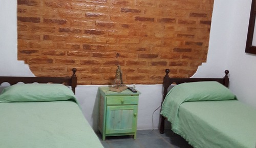 Habitación con 2 camas individuales
