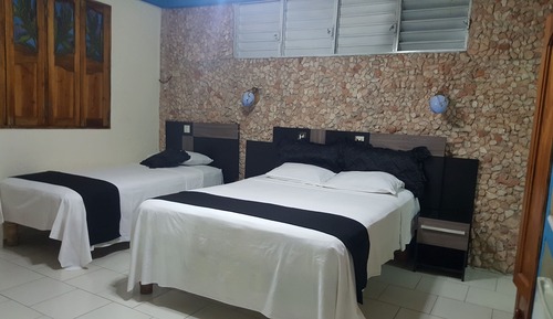 Habitación familiar con 2 camas individuales