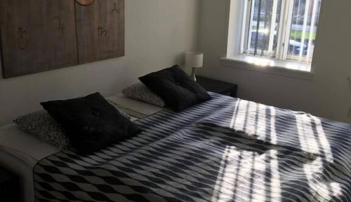 Habitación con 1 cama doble o 2 individuales, baño compartido
