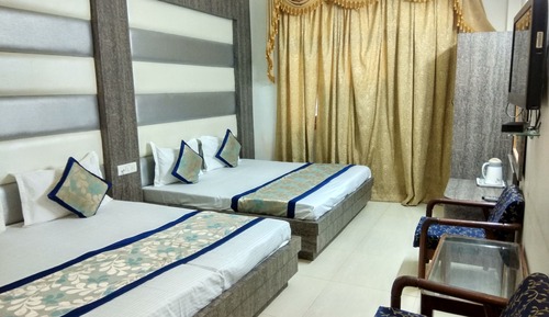 Four Bed Family Room AC