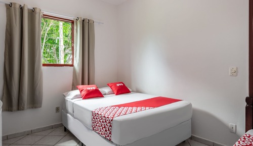 Habitación triple (without AC, 1 Double + 1 Single bed)