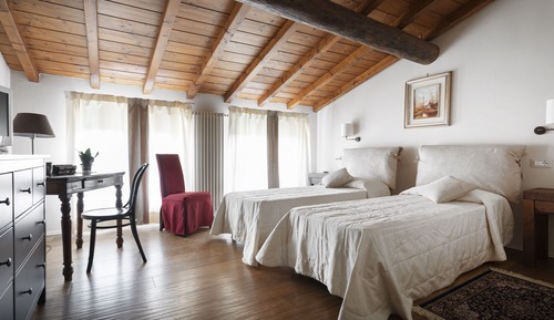 Habitación clásica con 1 cama doble o 2 individuales