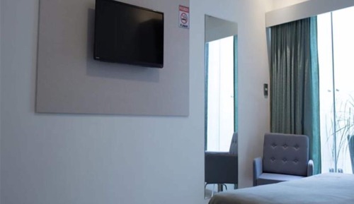 Habitación básica con 1 cama doble o 2 individuales