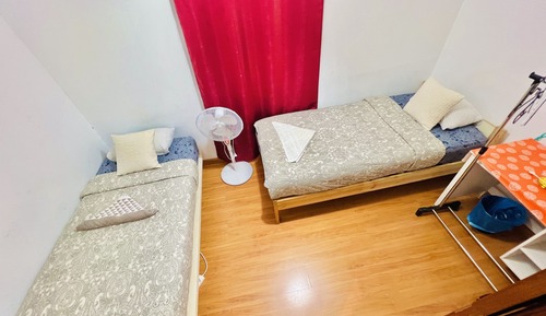 Habitación con 2 camas individuales