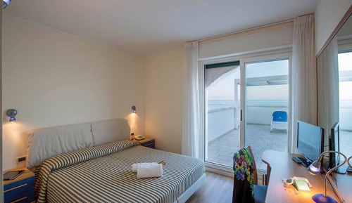 Habitación familiar, vistas al mar (Deluxe Family Room)