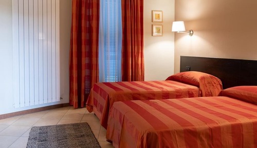 Habitación clásica con 1 cama doble o 2 individuales