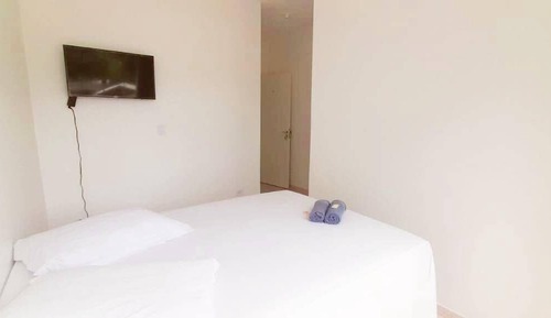 Habitación básica con 1 cama doble o 2 individuales