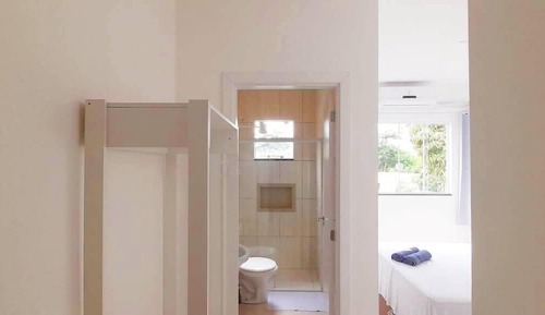 Habitación básica con 1 cama doble o 2 individuales
