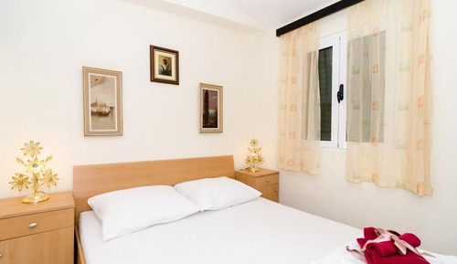 Estudio (Studio Apartment with Sea View)