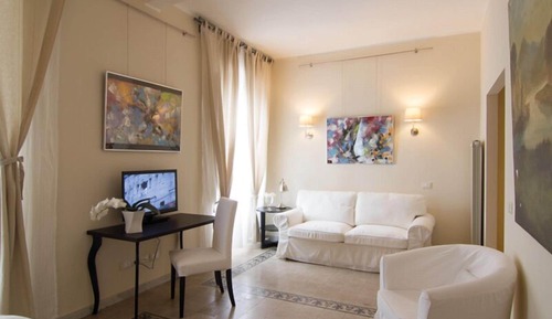 Habitación superior con 1 cama doble o 2 individuales, vistas a la ciudad (Suite)