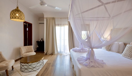 Habitación Deluxe, vistas parciales al mar