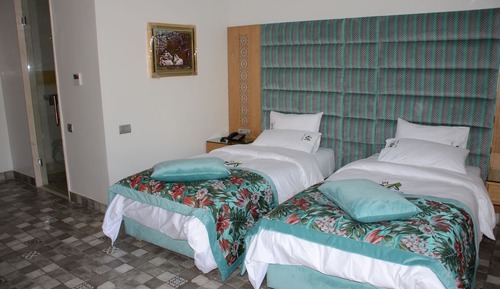 Habitación clásica con 2 camas individuales