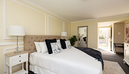 Habitación ejecutiva, 1 cama de matrimonio grande, bañera de hidromasaje (Free Wi-Fi & Parking)