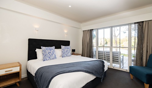 Suite Signature, 2 habitaciones, bañera de hidromasaje, vistas al lago (Free Wi-Fi & Parking)