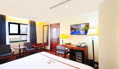 Deluxe King Bed
