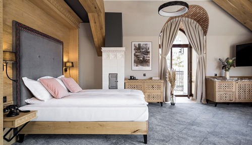 Habitación Premium doble, 1 cama de matrimonio con sofá cama, balcón