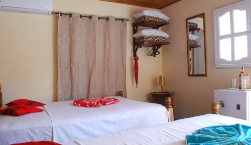 Habitación básica doble, 2 camas dobles, accesible para personas con discapacidad