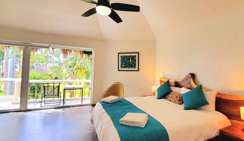 Habitación triple, vistas al mar
