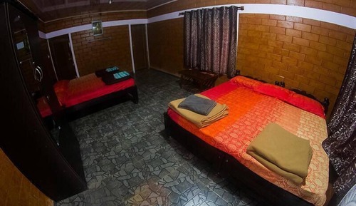 Habitación clásica con 2 camas individuales